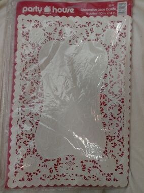 White Decorative Lace Dollies (17 Packs)